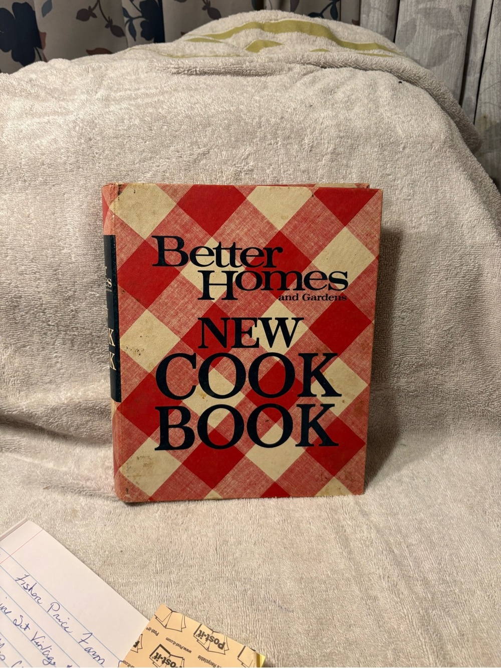 Better Homes And Gardens Red and Cream Check Cookbook